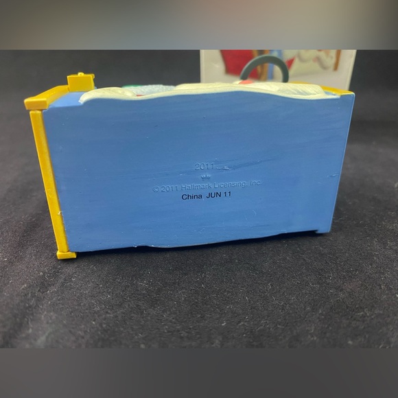 2011 Hallmark “LETTERS TO SANTA” Send Letters to Santa! Box Wear - Picture 6 of 6